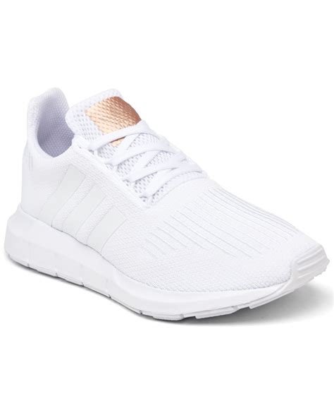 women's swift run casual sneakers